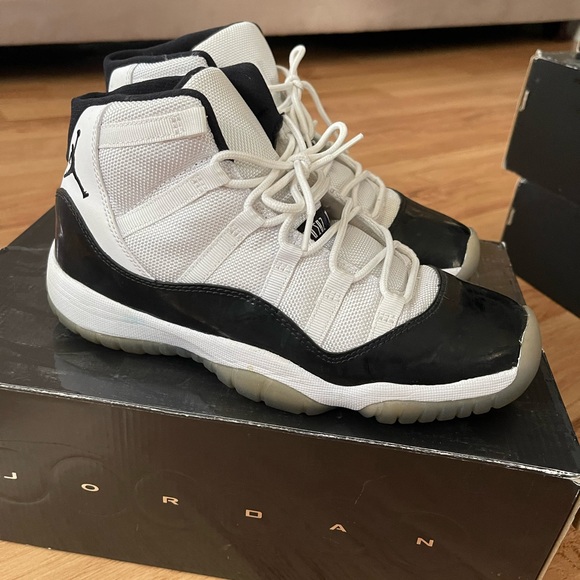 Air Jordan 11 “Concord” 2011 - Picture 3 of 4